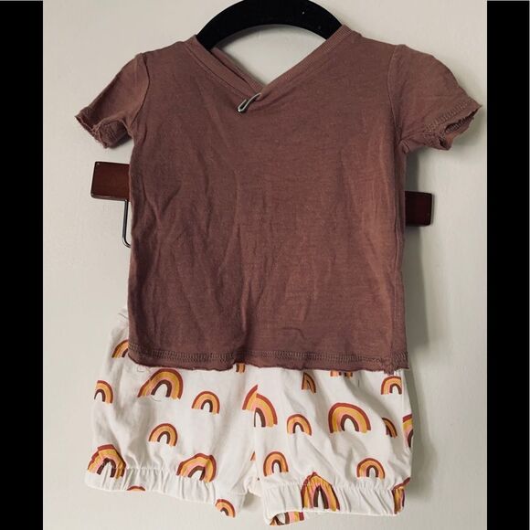 Little James chocolate/white 2-piece top/rainbow shorts set, size 9-12 mon - Picture 1 of 6